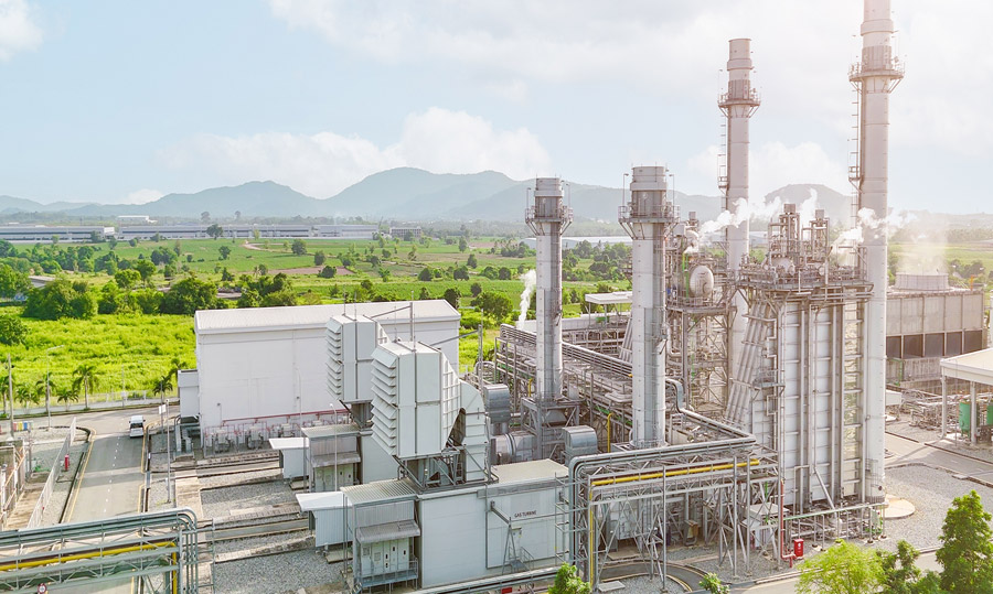wide shot of a manufacturing plant
